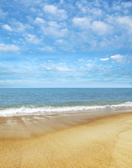 Canvas Print - Golden sand, blue sea and sky. Beach