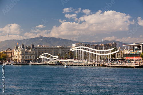 Fotoboard na płycie Rambla del mar, port w barcelonie, hiszpania