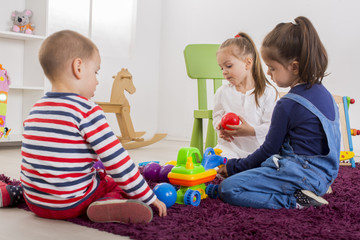 Canvas Print - Kids playing in the room