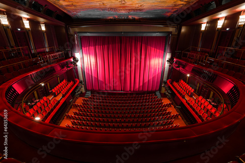 Mata magnetyczna theater interior