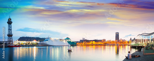 Fotoboard na płycie Wieczorna panorama Barcelony z portu vell
