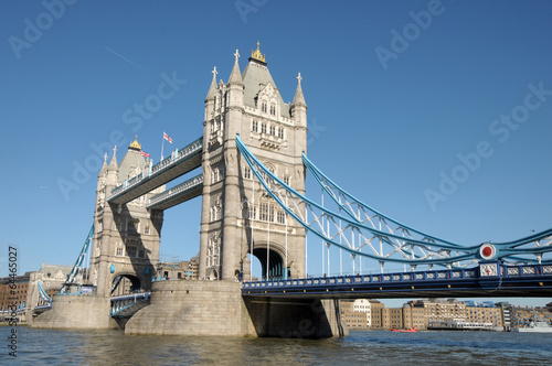 Naklejka samoprzylepna Tower Bridge nad Tamizą w Londynie