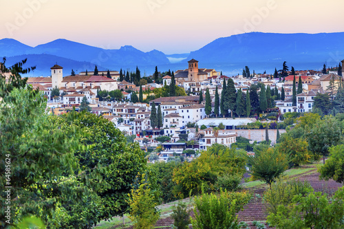 Tapeta ścienna Granada cityscape kościoły andaluzja hiszpania z oilve gardens