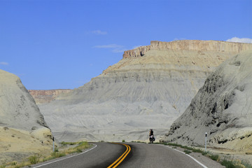 Wall Mural - cycliste sur la scenic Byway 24