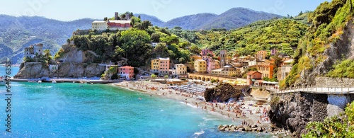 Board z aluminiowym obramowaniem Panoramiczny widok przybrzeżnych w Monterosso, Cinque Terre, Włochy