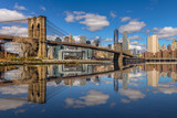 Fototapeta Londyn - New York City Brooklyn bridge and Manhattan skyline