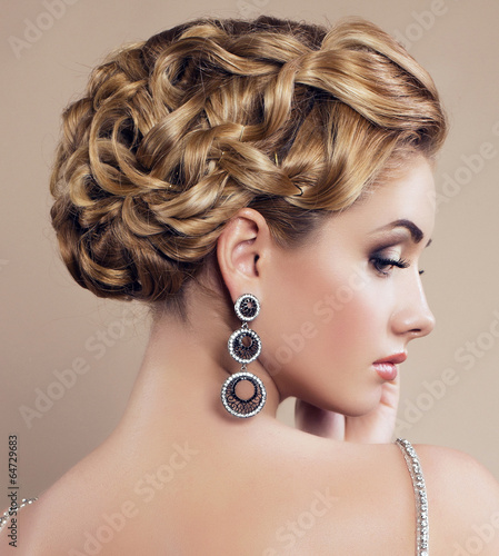 Naklejka na szybę portrait of beautiful girl with blond hair with jewellery