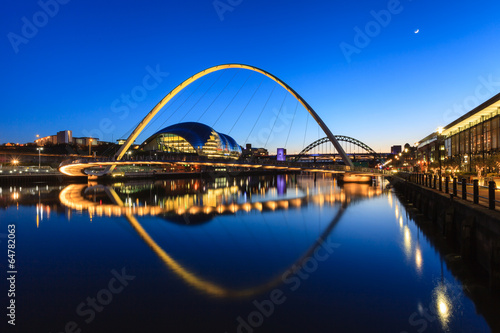 Naklejka samoprzylepna Gateshead księżycowy wieczór