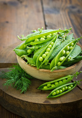 Wall Mural - Fresh peas in the bowl