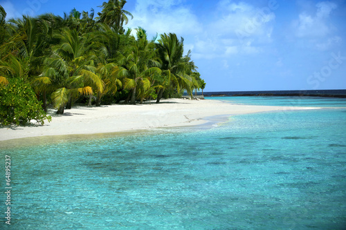 Fotografía Beautiful Beach with blue sea & blue sky