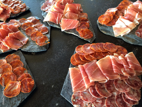 Tapeta ścienna Podawane salami