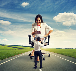 Canvas Print - businesswoman and scared man