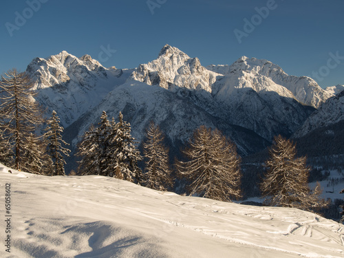 Fototapeta na wymiar Ski run in the Swiss Alps