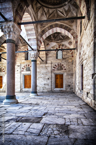 Obraz w ramie Beyazit Camii mosque courtyard