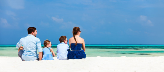 Canvas Print - Family on summer vacation