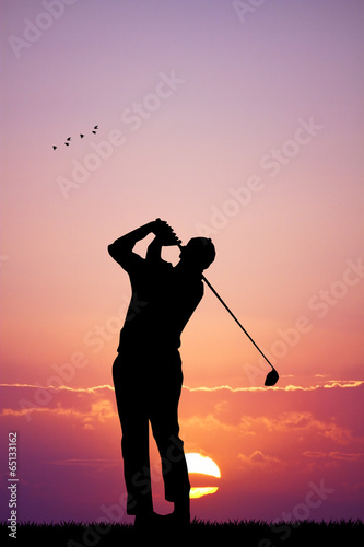 Obraz na płótnie canvas trzyczęściowy "tryptyk" Turniej golfowy o zachodzie słońca