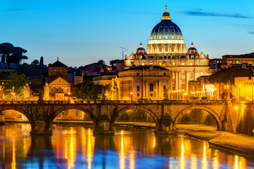 Wall Mural - Night view of St Peter's basilica in Vatican, beautiful view of Rome, Italy