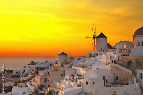 Board z aluminiowym obramowaniem Wiatrak oia o zachodzie słońca, santorini