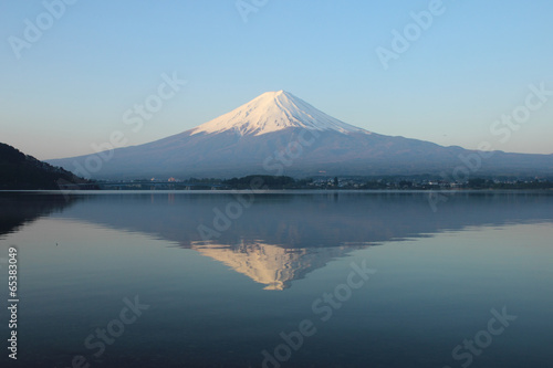 Plakat na papierze fotorealistycznym Mt.fuji at lake kawaguchi