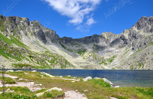 Board z aluminiowym obramowaniem Górskie i jeziora Wysokie Tatry w lecie, Słowacja, Europa