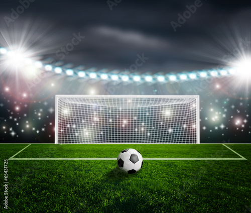 Board z aluminiowym obramowaniem Piłka nożna na arenie stadionu zielony
