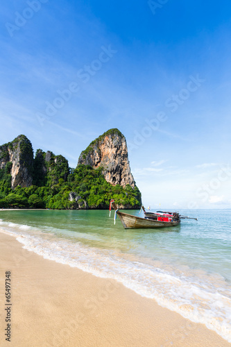 Board z aluminiowym obramowaniem Longtrail łódź na krabi plaży, Thailand