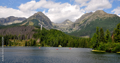 Board z aluminiowym obramowaniem Jezioro strbske, góry wysokie Tatry, Słowacja, Europa