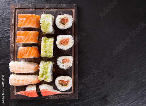 Naklejka samoprzylepna Zestaw sushi japoński owoce morza
