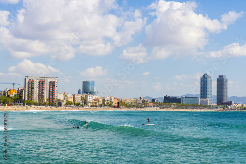 Board z aluminiowym obramowaniem Surferów w Barcelonie