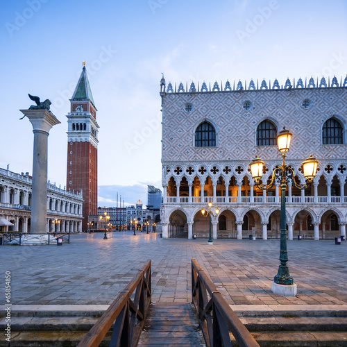 Naklejka na drzwi San Marco square in the morning