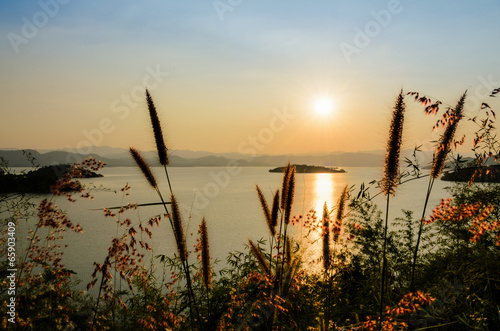 Naklejka na drzwi High angle view beautiful lake at sunset