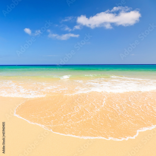 Board z aluminiowym obramowaniem Piękna plaża ocean