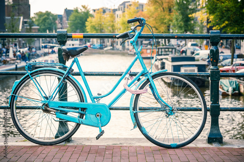 Plakat na papierze fotorealistycznym Rower w Amsterdamie