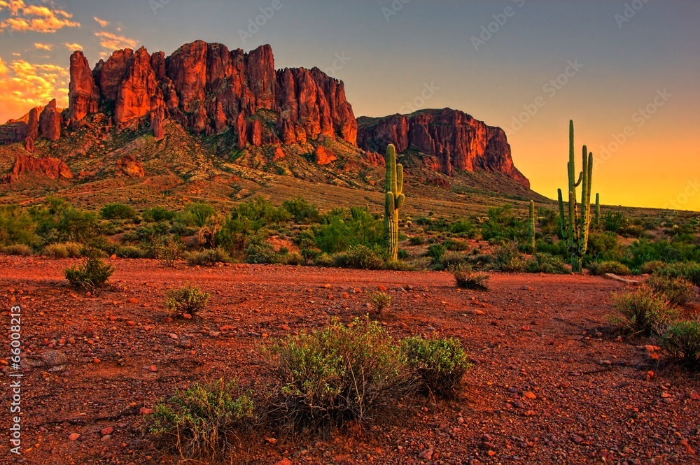 Desert sunset with mountain near Phoenix, Arizona, USA - obrazy, fototapety, plakaty 