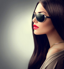 Beauty Model Girl With Long Brown Hair Wearing Sunglasses
