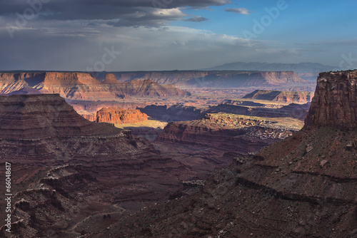 Board z aluminiowym obramowaniem Piękny zmierzch blisko marlboro punktu canyonlands Utah