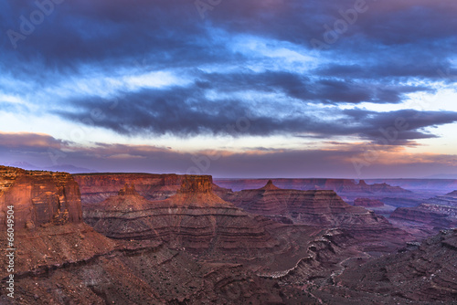 Board z aluminiowym obramowaniem Piękny zmierzch blisko marlboro punktu canyonlands Utah