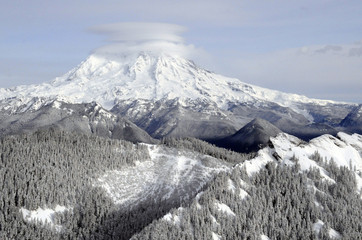 Mount Rainier, the tallest peak in Washington state