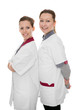 Zwei Pflegerinnen vor weißem Hintergrund