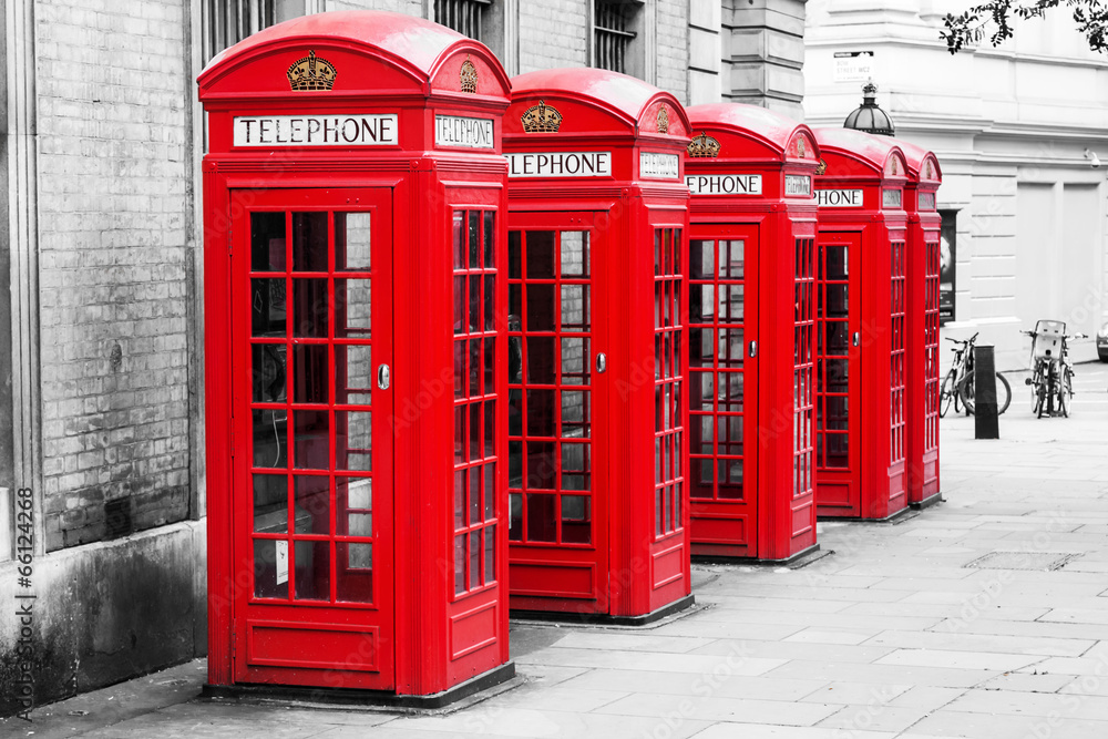 Telefonzellen in London im Color-Key-Verfahren - obrazy, fototapety, plakaty 