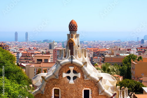 Board z aluminiowym obramowaniem Casa del guarda - gaudi - park guell