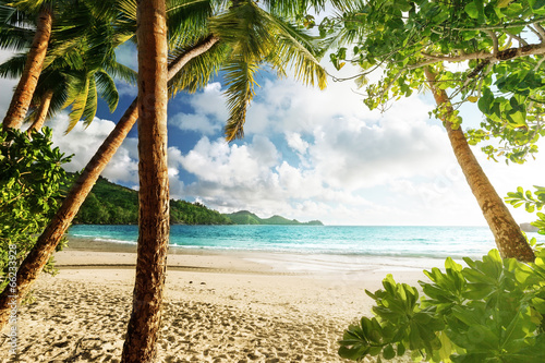 Plakat na papierze fotorealistycznym Zachód słońca na plaży takamaka, mahe island, Seszele