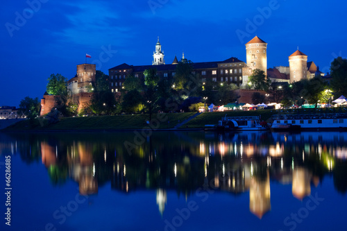 Board z aluminiowym obramowaniem Zamek wawel w nocy