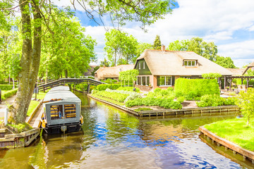 Poster - Typical Dutch houses and gardens in Giethoorn, The Netherlands