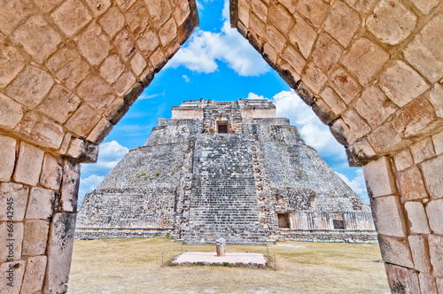 Obraz na płótnie canvas Starożytny piramidy Majów w Uxmal, Jukatan, Meksyk