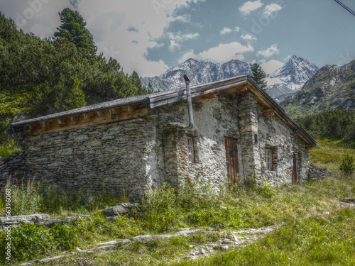 Altes Haus Aus Stein In Hdr Buy This Stock Photo And Explore