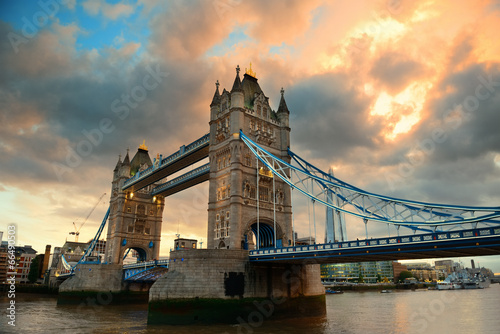 Naklejka samoprzylepna Tower Bridge Londyn