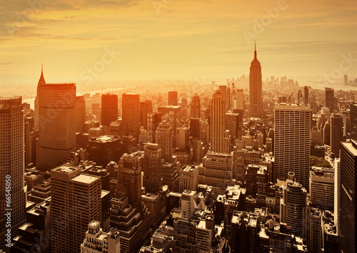 zachod-slonca-na-manhattanie-w-nowym-jorku