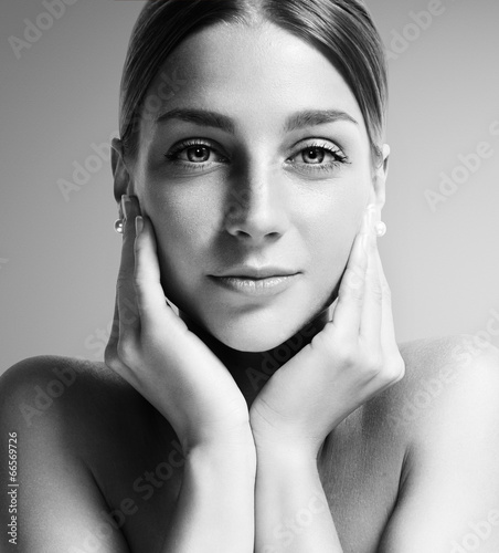 Obraz na płótnie canvas dwuczęściowy "dyptyk" Bw portret pięknej kobiety
