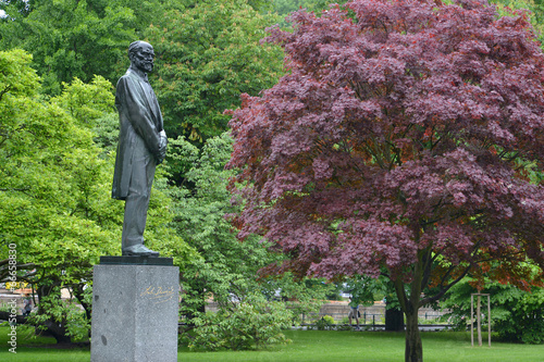 Fotografie, Obraz Monument to the composer Antonin Dvorak in Karlovy Vary, the Cze